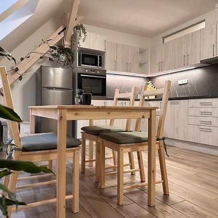 Apartmany Monastery Suites Zirec Dvůr Králové nad Labem Extérieur photo