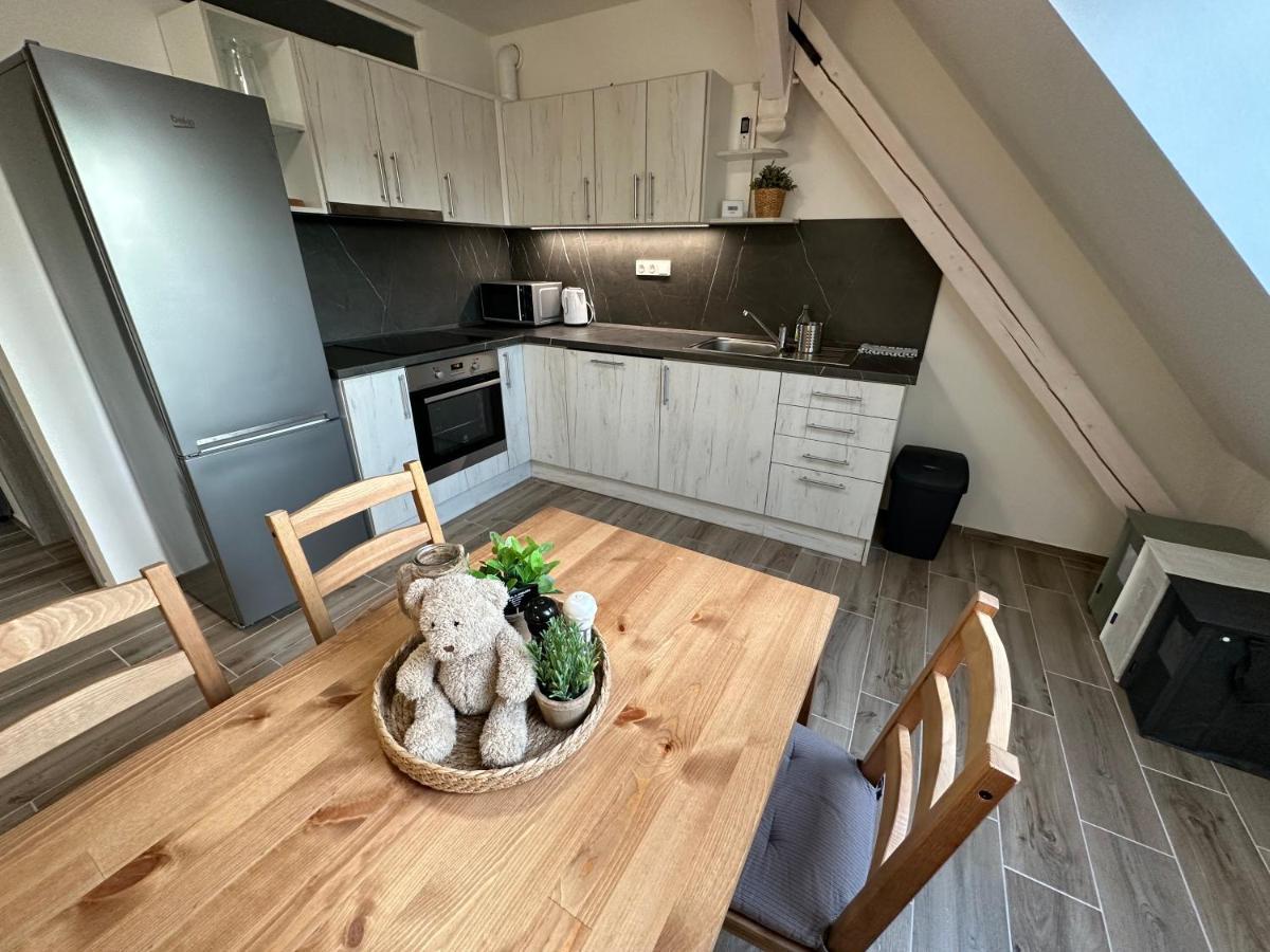 Apartmany Monastery Suites Zirec Dvůr Králové nad Labem Extérieur photo