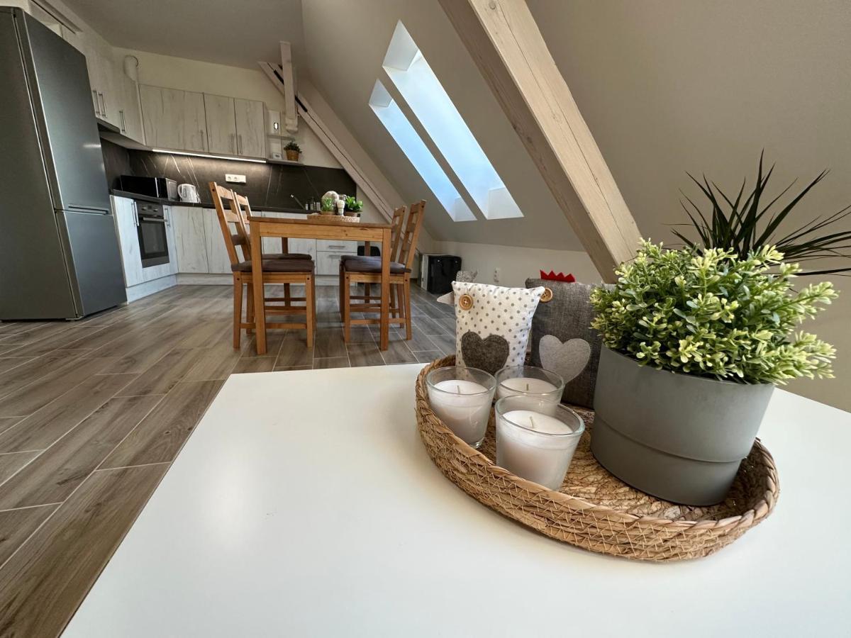Apartmany Monastery Suites Zirec Dvůr Králové nad Labem Extérieur photo