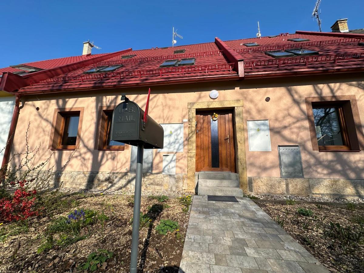 Apartmany Monastery Suites Zirec Dvůr Králové nad Labem Extérieur photo