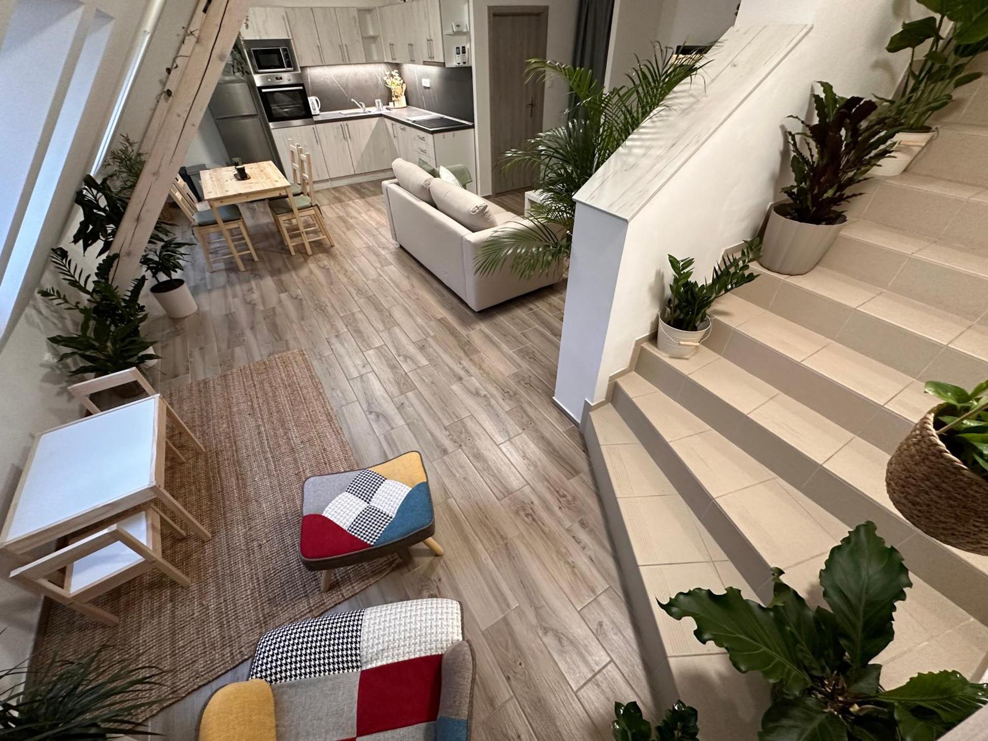 Apartmany Monastery Suites Zirec Dvůr Králové nad Labem Extérieur photo
