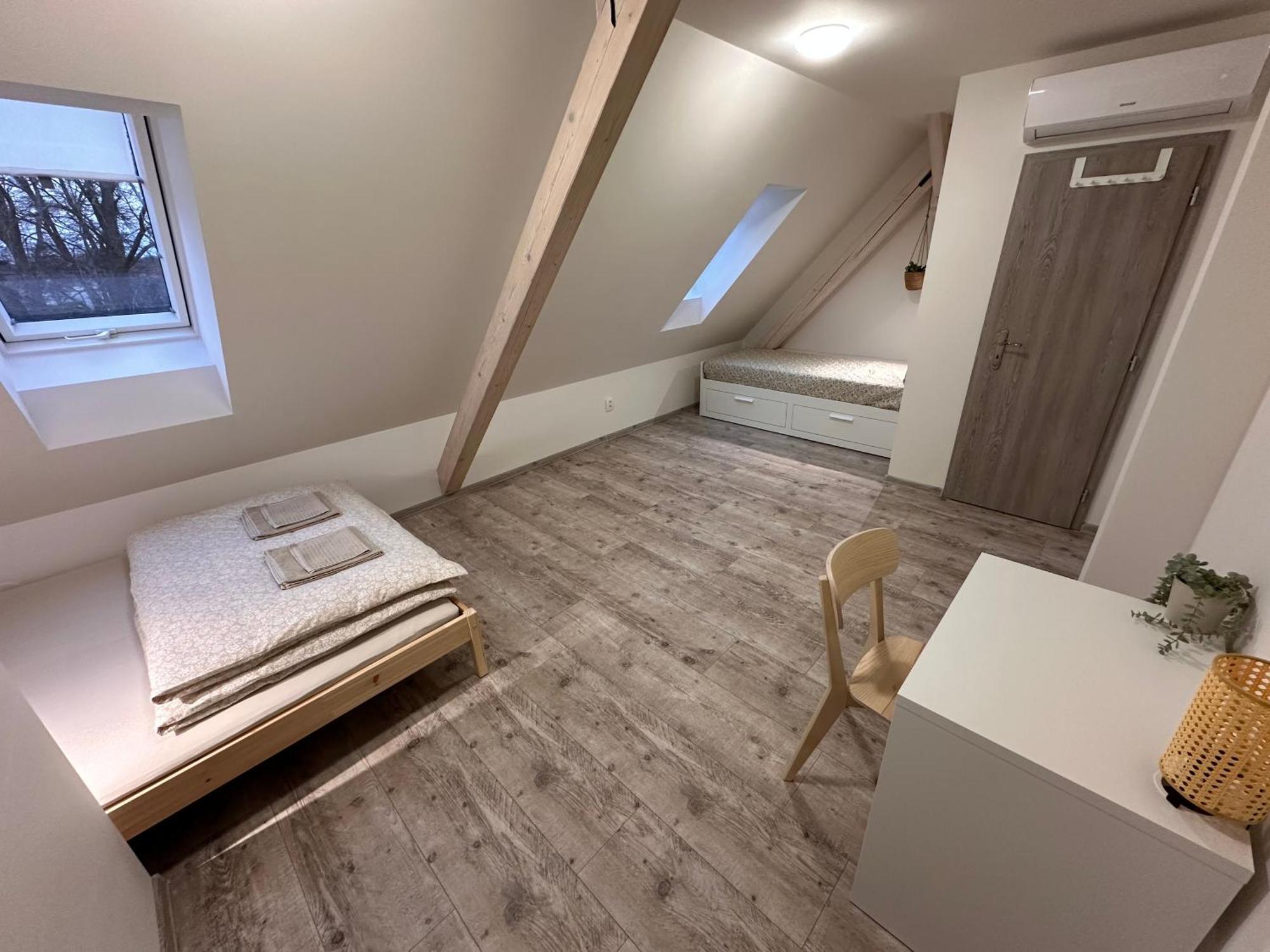 Apartmany Monastery Suites Zirec Dvůr Králové nad Labem Extérieur photo