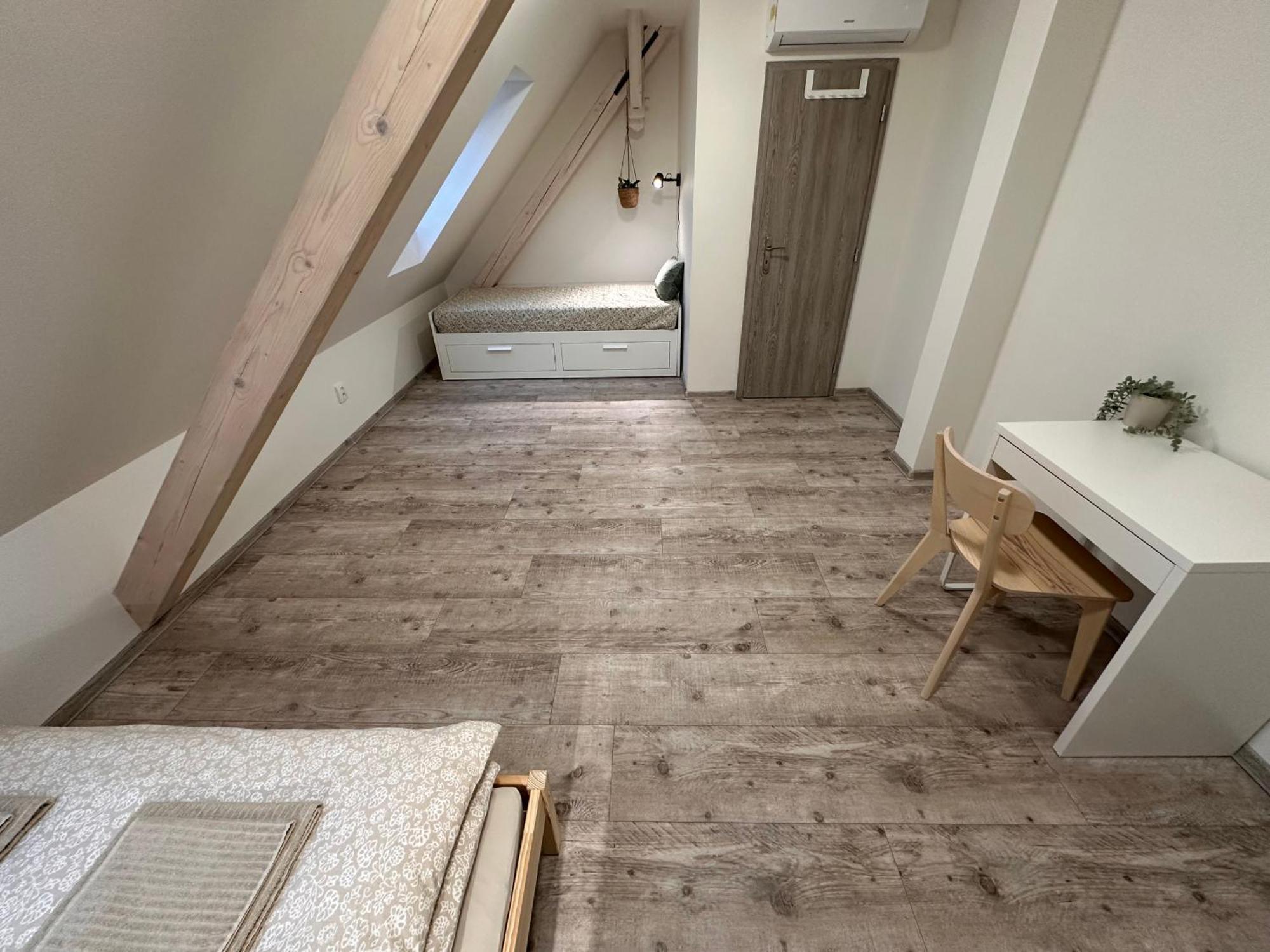 Apartmany Monastery Suites Zirec Dvůr Králové nad Labem Extérieur photo